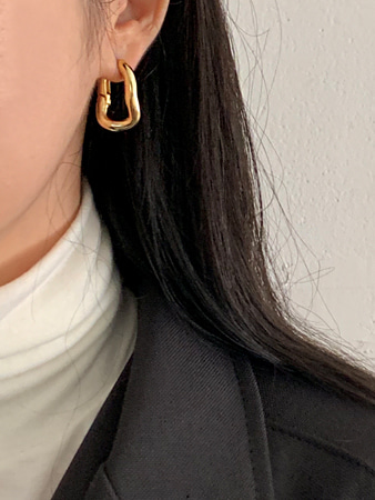 curve gold earring