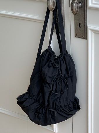 ade ribbon backpack (2color) 블랙 당일발송